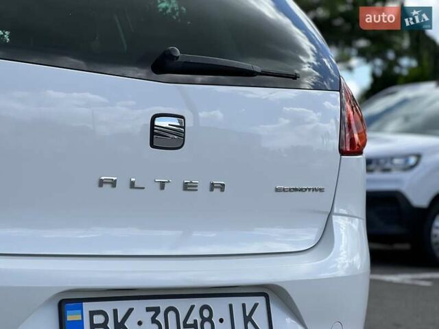 Білий Сеат Altea, об'ємом двигуна 1.6 л та пробігом 257 тис. км за 8999 $, фото 13 на Automoto.ua