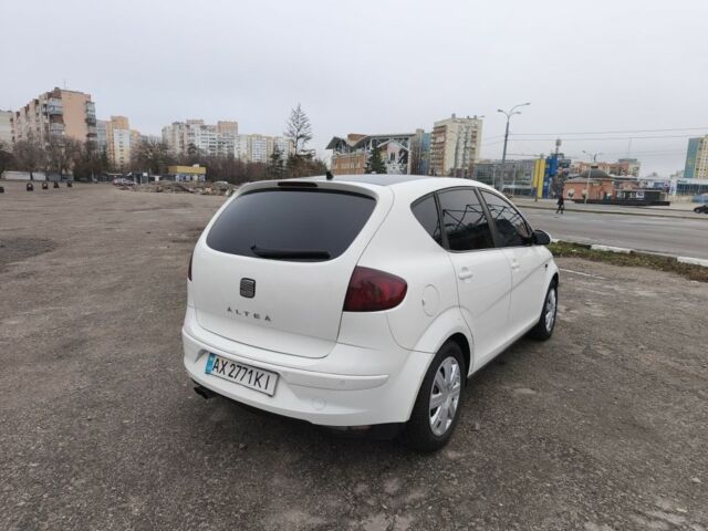 Белый Сеат Алтеа, объемом двигателя 1.4 л и пробегом 268 тыс. км за 4997 $, фото 4 на Automoto.ua
