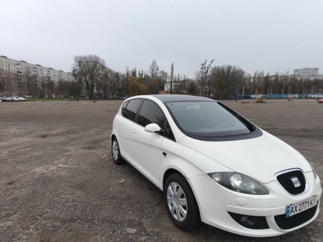 Белый Сеат Алтеа, объемом двигателя 1.4 л и пробегом 268 тыс. км за 4997 $, фото 2 на Automoto.ua
