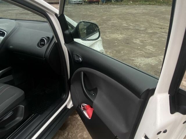 Белый Сеат Алтеа, объемом двигателя 1.6 л и пробегом 238 тыс. км за 9500 $, фото 15 на Automoto.ua