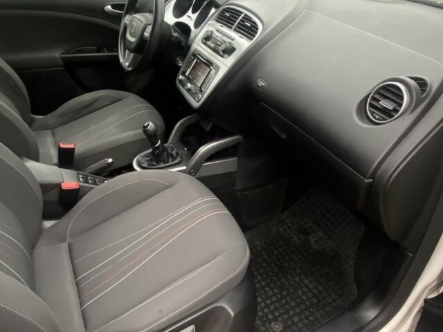 Белый Сеат Алтеа, объемом двигателя 1.6 л и пробегом 238 тыс. км за 9500 $, фото 16 на Automoto.ua