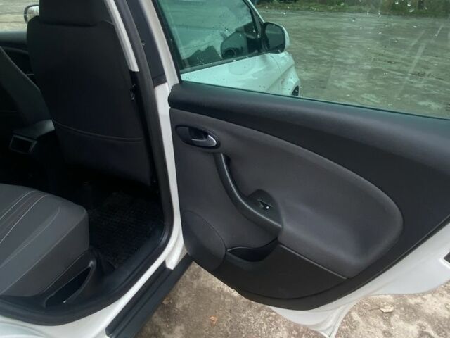 Белый Сеат Алтеа, объемом двигателя 1.6 л и пробегом 238 тыс. км за 9500 $, фото 14 на Automoto.ua