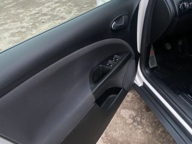 Белый Сеат Алтеа, объемом двигателя 1.6 л и пробегом 238 тыс. км за 9500 $, фото 9 на Automoto.ua