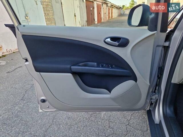 Бежевий Сеат Altea, об'ємом двигуна 1.8 л та пробігом 101 тис. км за 9950 $, фото 43 на Automoto.ua