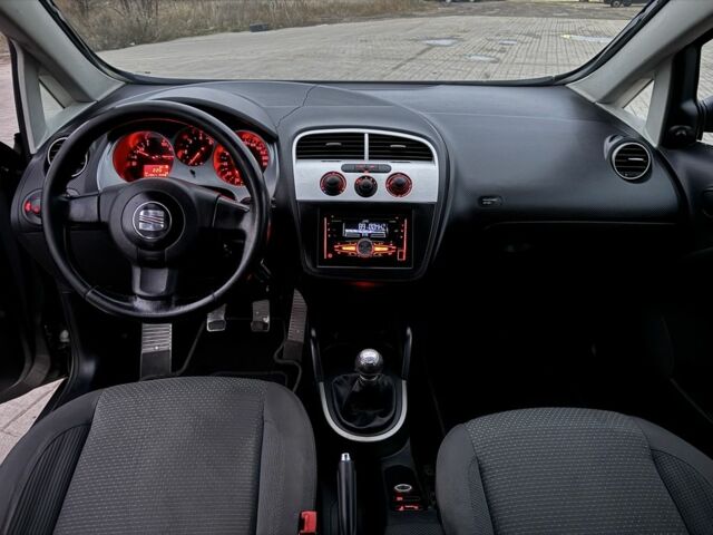 Бежевий Сеат Altea, об'ємом двигуна 1.9 л та пробігом 404 тис. км за 2855 $, фото 9 на Automoto.ua