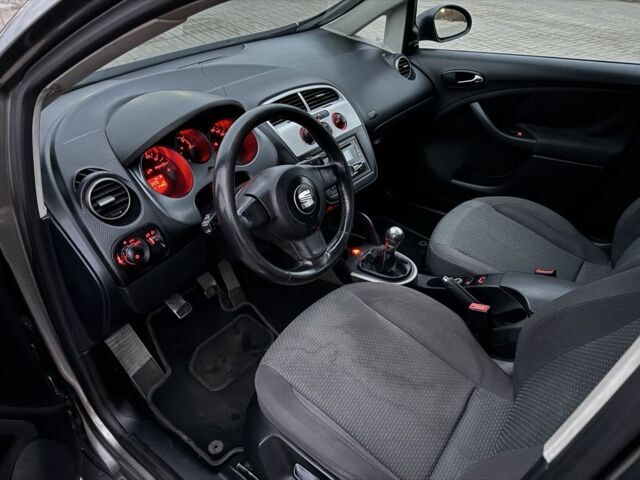 Бежевий Сеат Altea, об'ємом двигуна 1.9 л та пробігом 404 тис. км за 2855 $, фото 8 на Automoto.ua