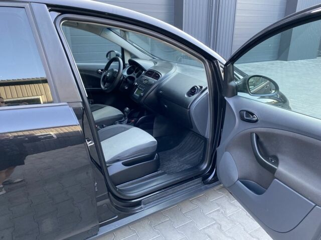 Чорний Сеат Altea, об'ємом двигуна 1.9 л та пробігом 350 тис. км за 5500 $, фото 6 на Automoto.ua