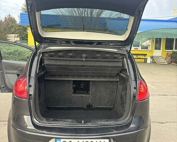 Черный Сеат Алтеа, объемом двигателя 1.97 л и пробегом 320 тыс. км за 4700 $, фото 10 на Automoto.ua