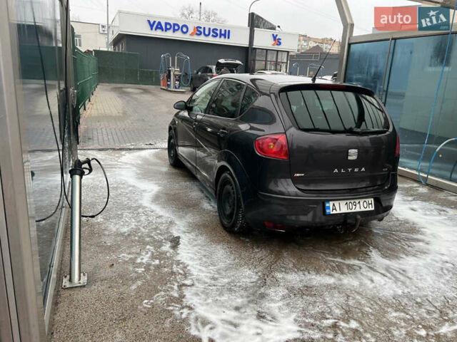 Черный Сеат Алтеа, объемом двигателя 1.98 л и пробегом 255 тыс. км за 4900 $, фото 5 на Automoto.ua