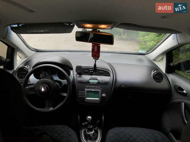 Чорний Сеат Altea, об'ємом двигуна 1.6 л та пробігом 300 тис. км за 5300 $, фото 9 на Automoto.ua