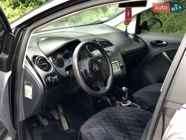 Чорний Сеат Altea, об'ємом двигуна 1.6 л та пробігом 300 тис. км за 5300 $, фото 11 на Automoto.ua