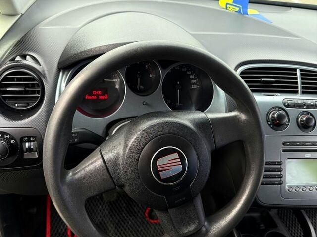 Чорний Сеат Altea, об'ємом двигуна 1.9 л та пробігом 256 тис. км за 5000 $, фото 7 на Automoto.ua