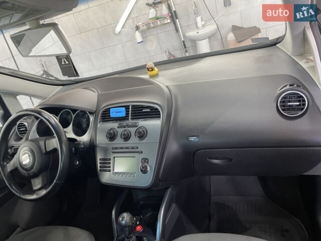 Чорний Сеат Altea, об'ємом двигуна 1.6 л та пробігом 180 тис. км за 4850 $, фото 12 на Automoto.ua