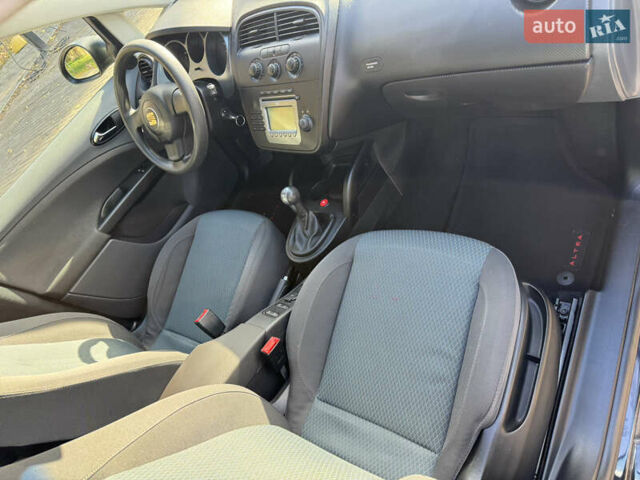 Сеат Altea 2007 у Кам'янське (Дніпродзержинськ) на Automoto.ua Чорний Сеат Altea, об'ємом двигуна 1.6 л та пробігом 237 тис. км за 6000 $, фото 15 на Automoto.ua