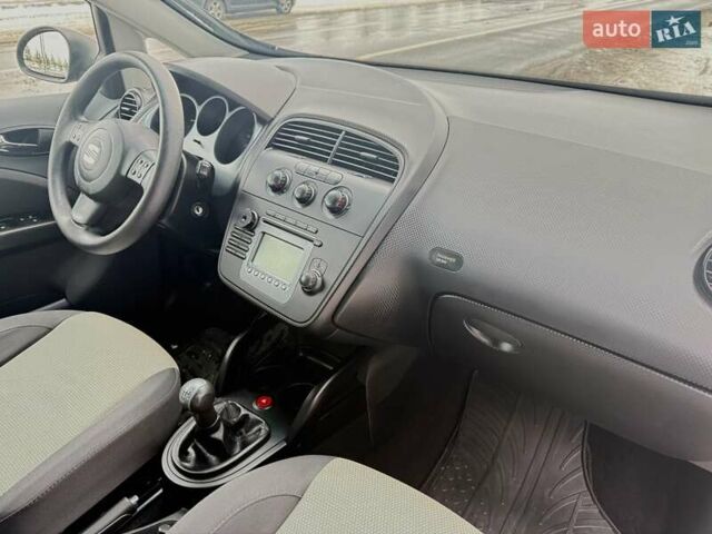 Чорний Сеат Altea, об'ємом двигуна 1.6 л та пробігом 168 тис. км за 5750 $, фото 43 на Automoto.ua