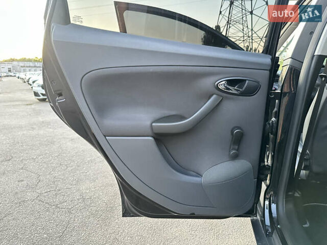 Чорний Сеат Altea, об'ємом двигуна 1.6 л та пробігом 217 тис. км за 6200 $, фото 16 на Automoto.ua