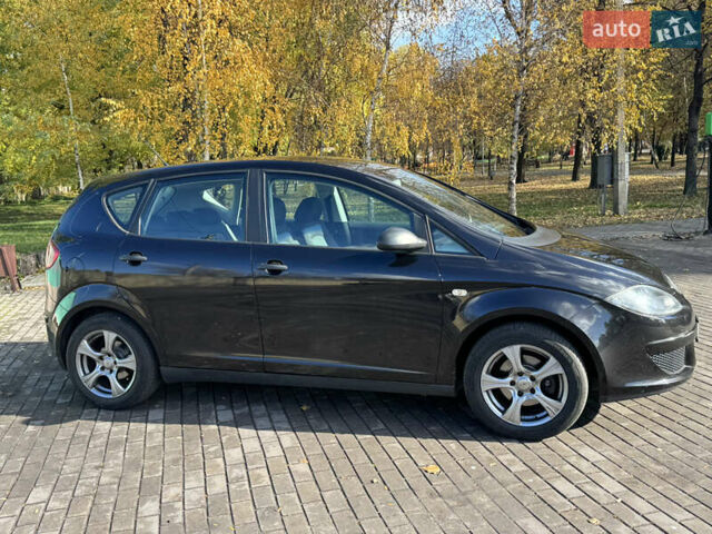 Сеат Altea 2007 у Кам'янське (Дніпродзержинськ) на Automoto.ua Чорний Сеат Altea, об'ємом двигуна 1.6 л та пробігом 237 тис. км за 6000 $, фото 3 на Automoto.ua