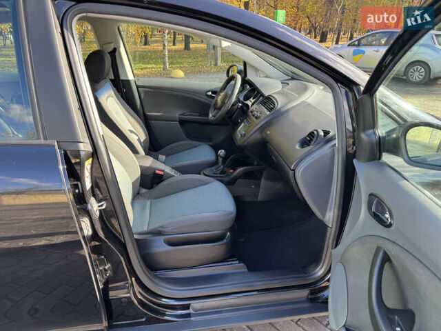 Сеат Altea 2007 у Кам'янське (Дніпродзержинськ) на Automoto.ua Чорний Сеат Altea, об'ємом двигуна 1.6 л та пробігом 237 тис. км за 6000 $, фото 14 на Automoto.ua