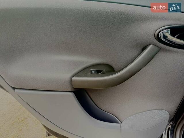 Чорний Сеат Altea, об'ємом двигуна 1.6 л та пробігом 168 тис. км за 5750 $, фото 51 на Automoto.ua