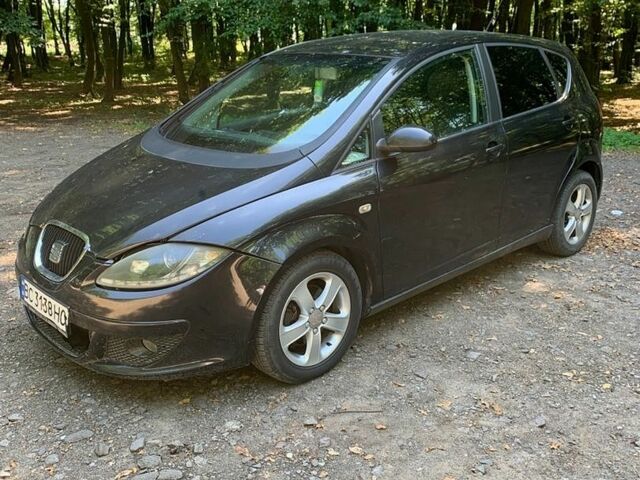Черный Сеат Алтеа, объемом двигателя 1.97 л и пробегом 300 тыс. км за 3800 $, фото 2 на Automoto.ua