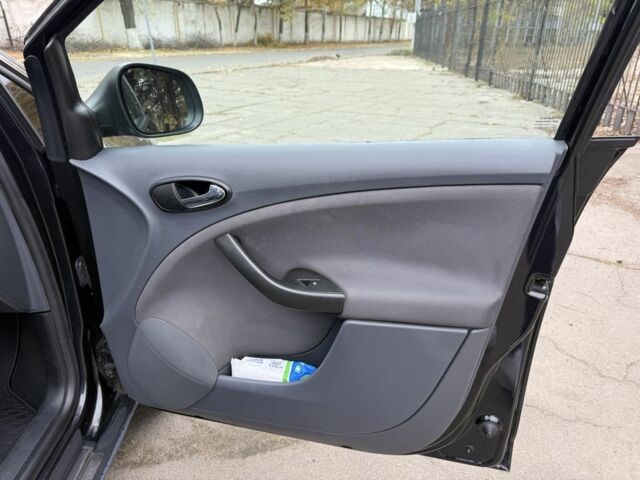 Черный Сеат Алтеа, объемом двигателя 2 л и пробегом 190 тыс. км за 6550 $, фото 3 на Automoto.ua