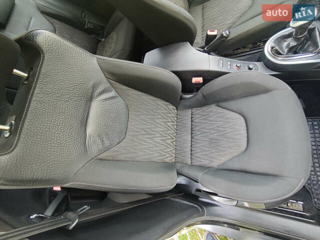 Сеат Алтеа 2008 в Киеве на Automoto.ua Черный Сеат Алтеа, объемом двигателя 1.98 л и пробегом 234 тыс. км за 9000 $, фото 13 на Automoto.ua