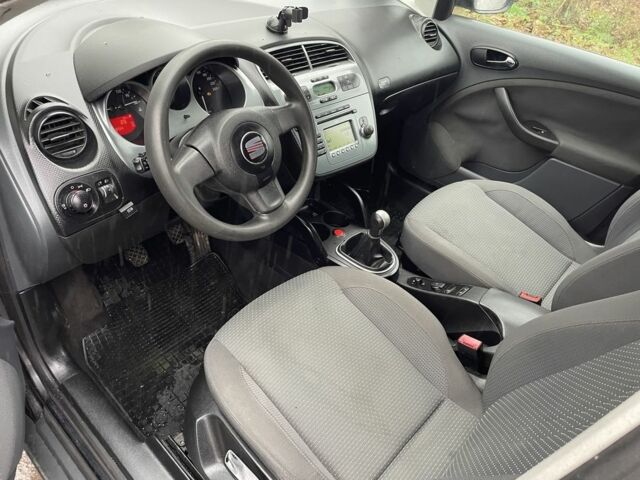 Черный Сеат Алтеа, объемом двигателя 1.6 л и пробегом 270 тыс. км за 2650 $, фото 1 на Automoto.ua