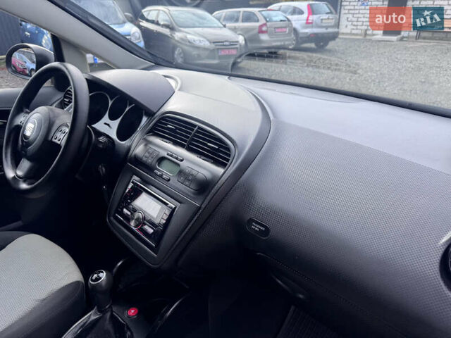 Черный Сеат Алтеа, объемом двигателя 1.6 л и пробегом 180 тыс. км за 7140 $, фото 35 на Automoto.ua