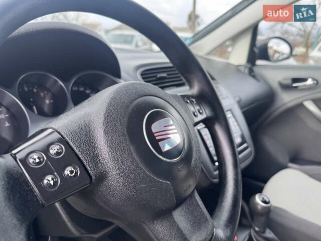 Черный Сеат Алтеа, объемом двигателя 1.6 л и пробегом 180 тыс. км за 7140 $, фото 46 на Automoto.ua