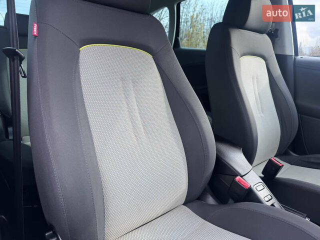 Черный Сеат Алтеа, объемом двигателя 1.6 л и пробегом 180 тыс. км за 7140 $, фото 30 на Automoto.ua