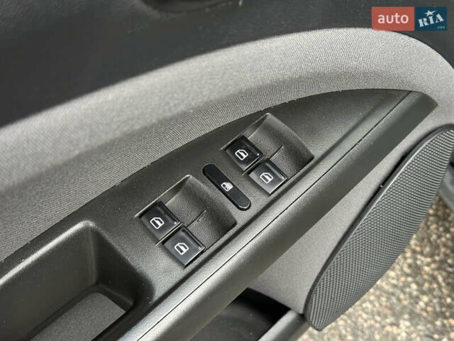 Сеат Алтеа 2011 в Харькове на Automoto.ua Черный Сеат Алтеа, объемом двигателя 1.4 л и пробегом 221 тыс. км за 6200 $, фото 25 на Automoto.ua