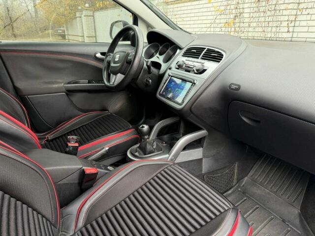 Чорний Сеат Altea, об'ємом двигуна 1.6 л та пробігом 260 тис. км за 6950 $, фото 5 на Automoto.ua