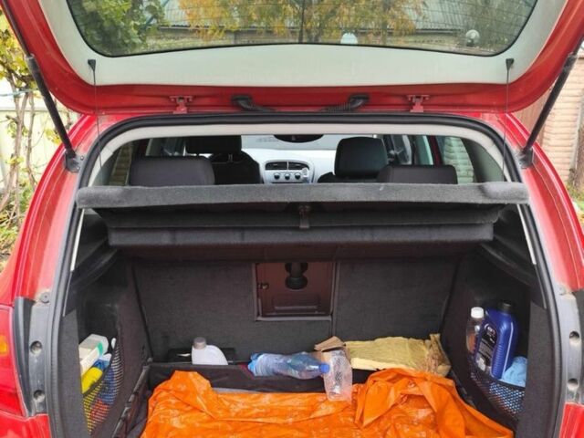 Красный Сеат Алтеа, объемом двигателя 1.6 л и пробегом 195 тыс. км за 3200 $, фото 3 на Automoto.ua