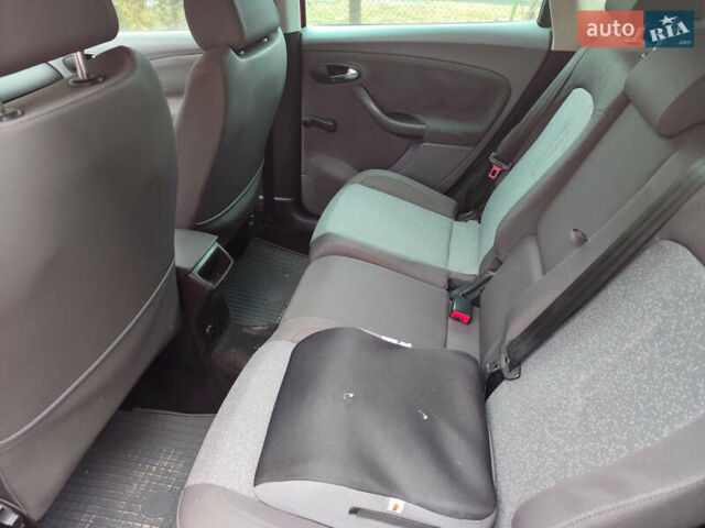 Красный Сеат Алтеа, объемом двигателя 1.6 л и пробегом 195 тыс. км за 3600 $, фото 3 на Automoto.ua