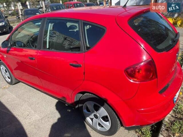 Красный Сеат Алтеа, объемом двигателя 1.6 л и пробегом 268 тыс. км за 4050 $, фото 3 на Automoto.ua