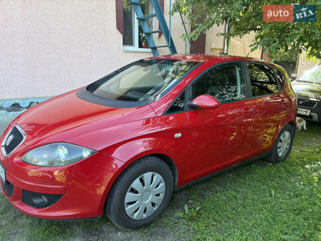 Красный Сеат Алтеа, объемом двигателя 1.97 л и пробегом 233 тыс. км за 5550 $, фото 2 на Automoto.ua