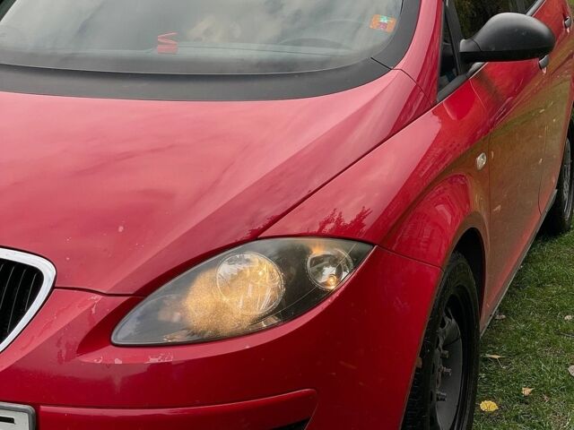 Червоний Сеат Altea, об'ємом двигуна 1.6 л та пробігом 193 тис. км за 5000 $, фото 2 на Automoto.ua