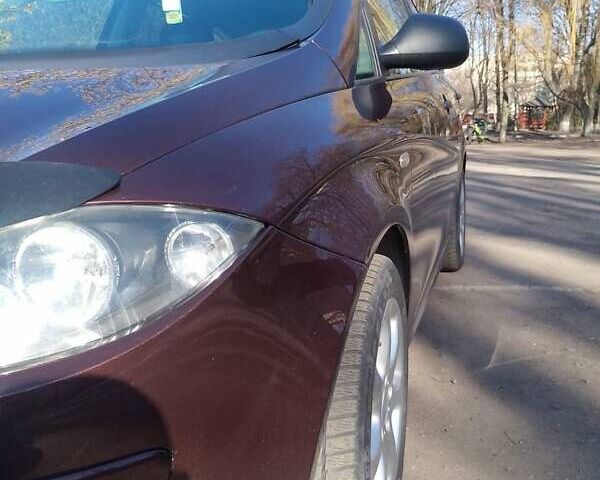 Червоний Сеат Altea, об'ємом двигуна 1.6 л та пробігом 240 тис. км за 5300 $, фото 5 на Automoto.ua