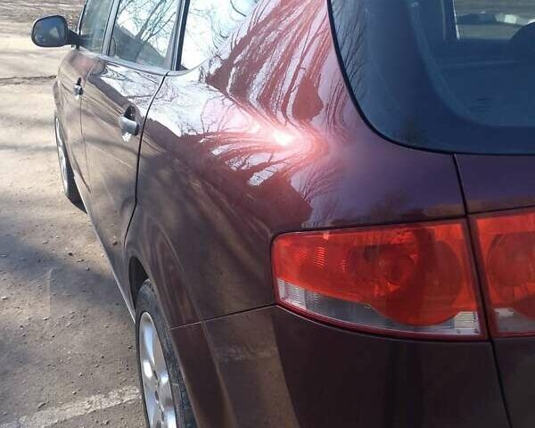 Червоний Сеат Altea, об'ємом двигуна 1.6 л та пробігом 240 тис. км за 5300 $, фото 6 на Automoto.ua