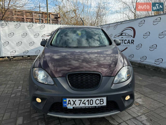 Червоний Сеат Altea, об'ємом двигуна 2 л та пробігом 220 тис. км за 5999 $, фото 4 на Automoto.ua