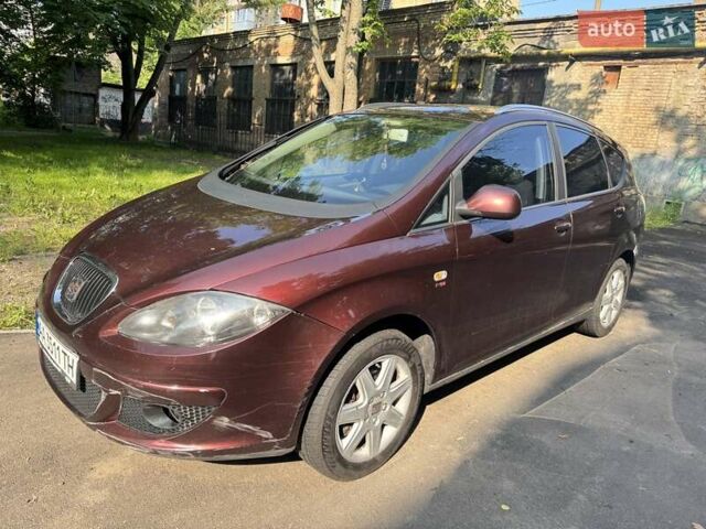 Красный Сеат Алтеа, объемом двигателя 2 л и пробегом 176 тыс. км за 5500 $, фото 2 на Automoto.ua