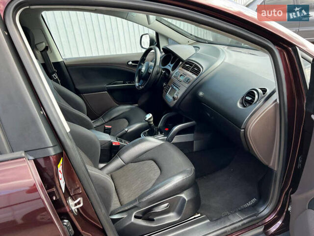 Сеат Алтеа 2008 в Днепре (Днепропетровске) на Automoto.ua Красный Сеат Алтеа, объемом двигателя 2 л и пробегом 220 тыс. км за 5999 $, фото 12 на Automoto.ua