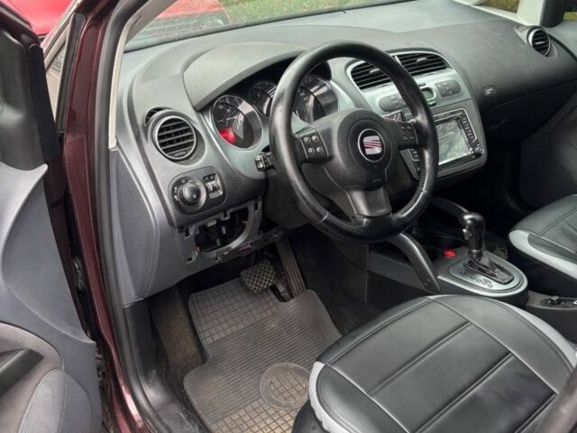 Красный Сеат Алтеа, объемом двигателя 2 л и пробегом 192 тыс. км за 7999 $, фото 5 на Automoto.ua