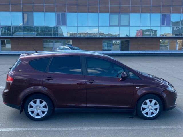 Красный Сеат Алтеа, объемом двигателя 2 л и пробегом 192 тыс. км за 7999 $, фото 2 на Automoto.ua