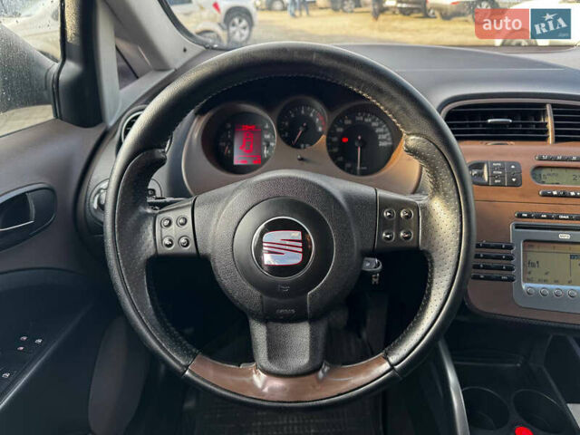 Червоний Сеат Altea, об'ємом двигуна 2 л та пробігом 220 тис. км за 5999 $, фото 7 на Automoto.ua