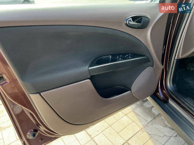 Сеат Алтеа 2008 в Днепре (Днепропетровске) на Automoto.ua Красный Сеат Алтеа, объемом двигателя 2 л и пробегом 220 тыс. км за 5999 $, фото 6 на Automoto.ua