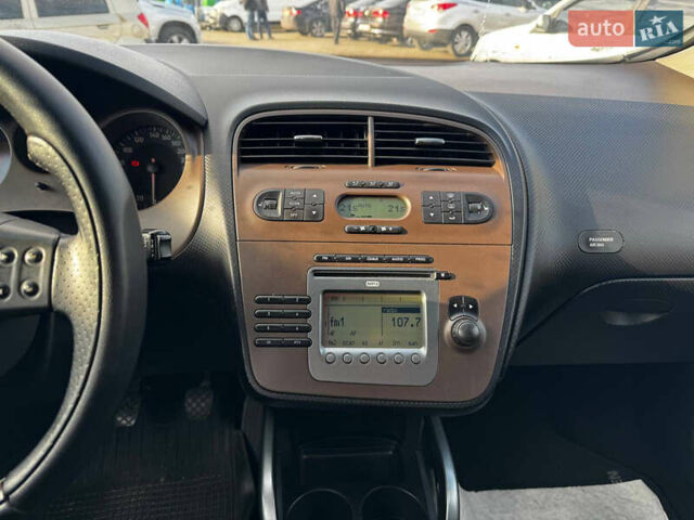 Червоний Сеат Altea, об'ємом двигуна 2 л та пробігом 220 тис. км за 5999 $, фото 11 на Automoto.ua