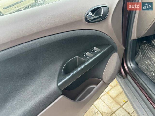 Червоний Сеат Altea, об'ємом двигуна 2 л та пробігом 220 тис. км за 5999 $, фото 8 на Automoto.ua