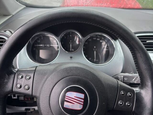 Красный Сеат Алтеа, объемом двигателя 2 л и пробегом 192 тыс. км за 7999 $, фото 6 на Automoto.ua