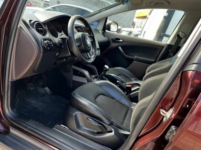 Червоний Сеат Altea, об'ємом двигуна 2 л та пробігом 220 тис. км за 6500 $, фото 7 на Automoto.ua